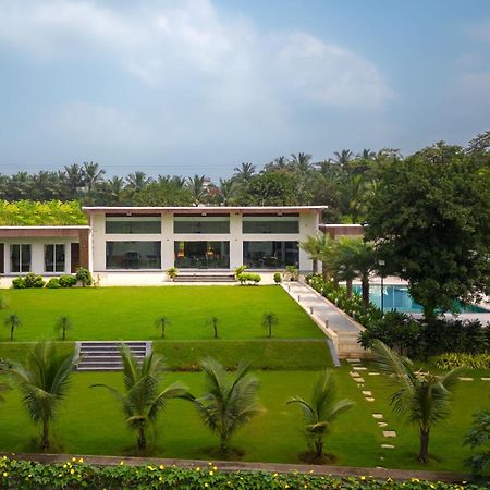 Natures Odyssey By Stayvista - Amidst Lush Greenery With Outdoor Pool And Indoor Activities Chinchavli エクステリア 写真
