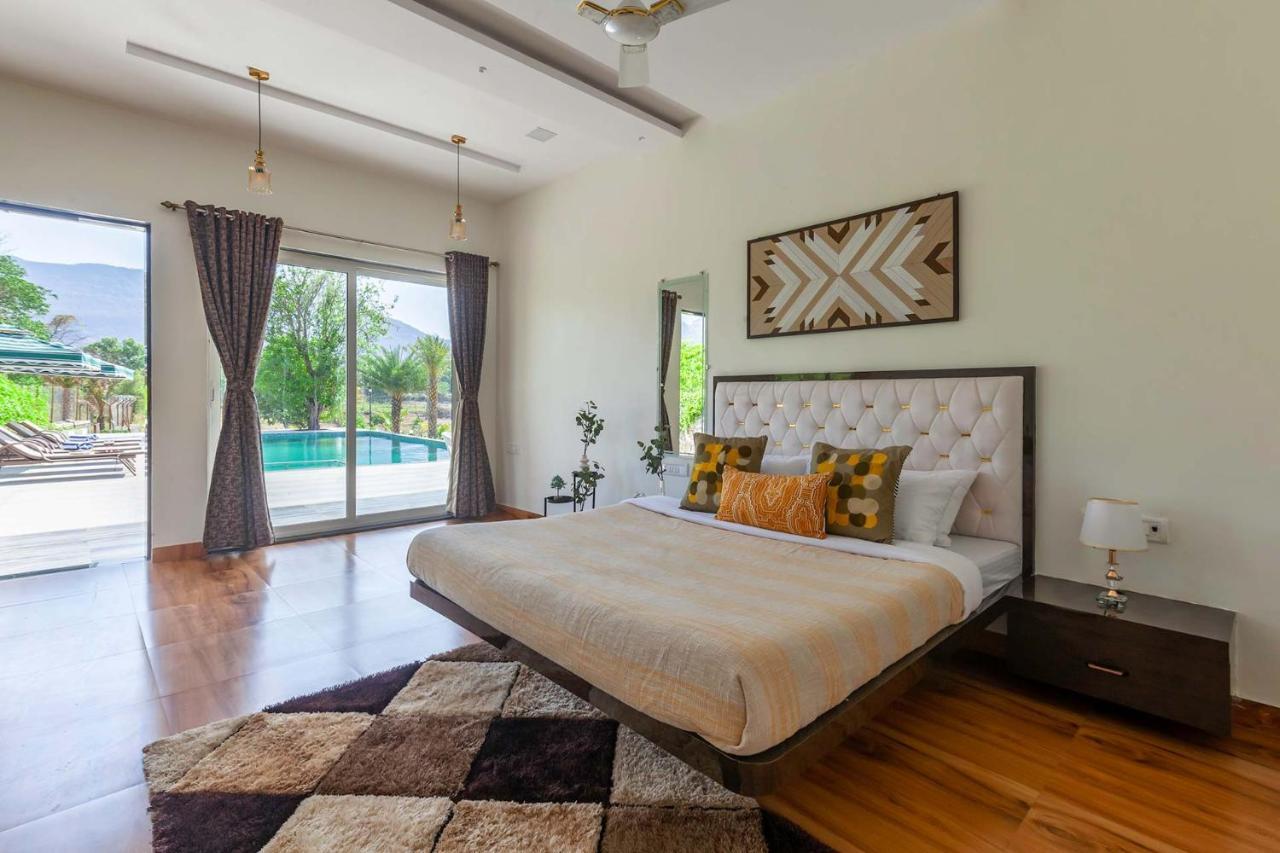 Natures Odyssey By Stayvista - Amidst Lush Greenery With Outdoor Pool And Indoor Activities Chinchavli エクステリア 写真