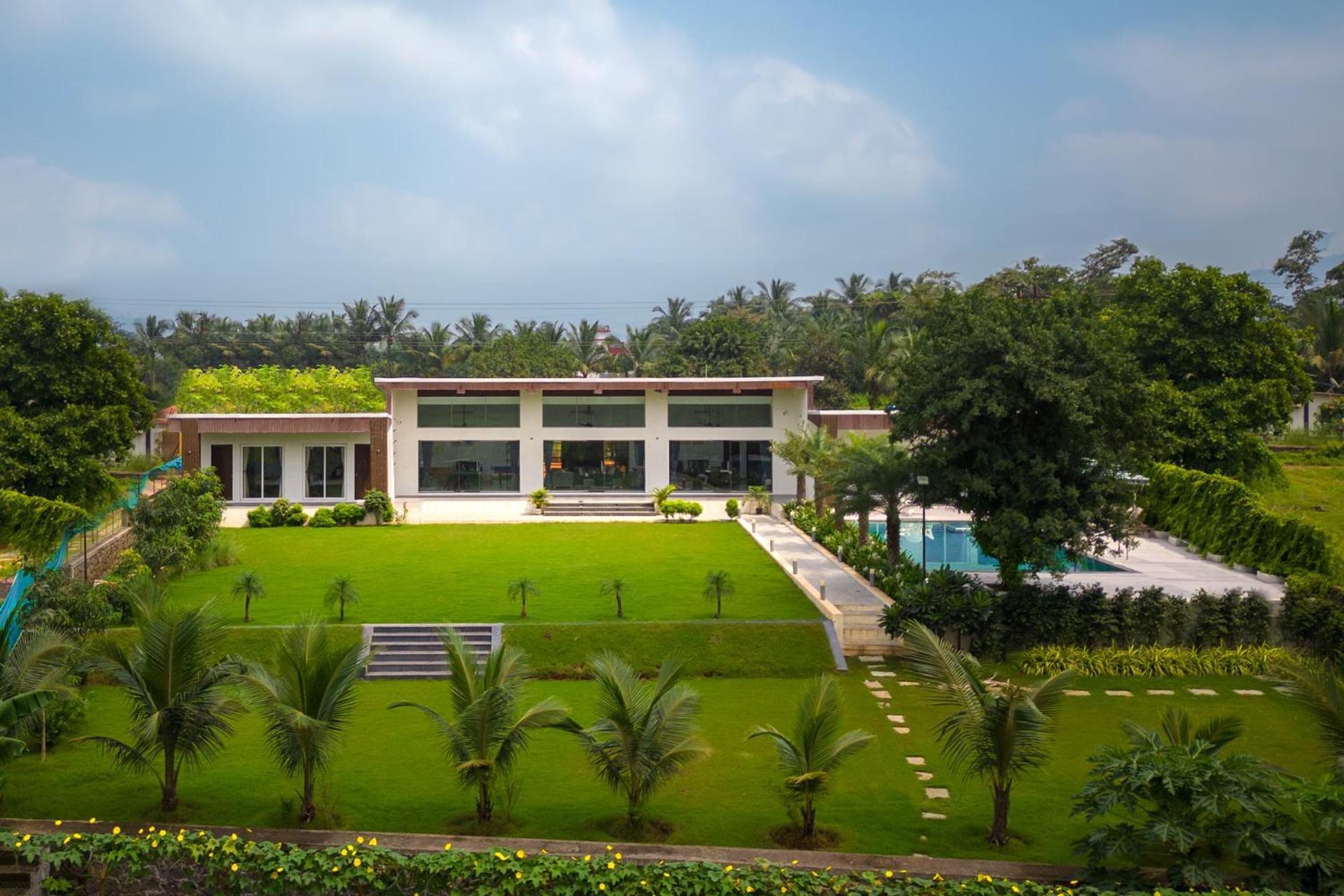 Natures Odyssey By Stayvista - Amidst Lush Greenery With Outdoor Pool And Indoor Activities Chinchavli エクステリア 写真
